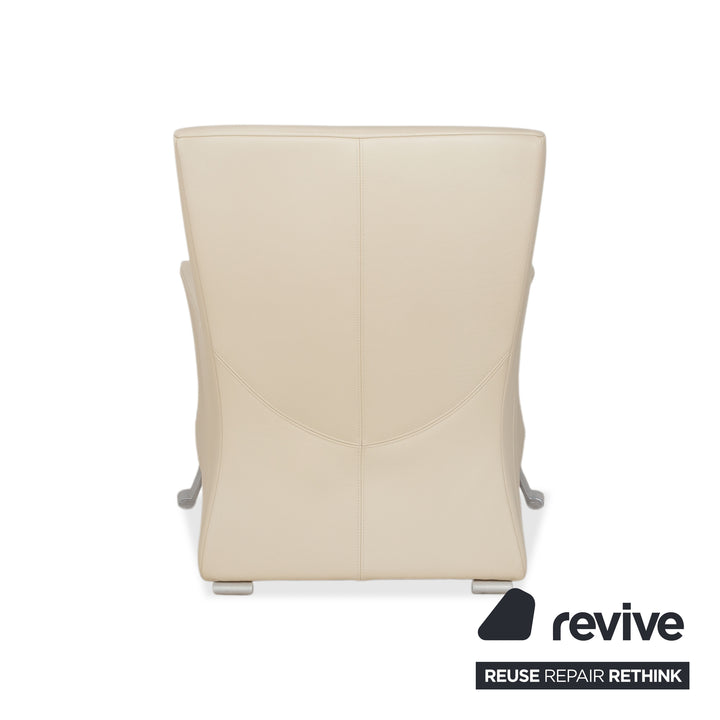 Fauteuil Rolf Benz 322 en cuir blanc crème