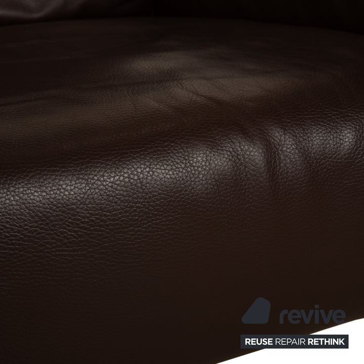 Fauteuil en cuir Rolf Benz 322 avec repose-pieds marron châtaignier