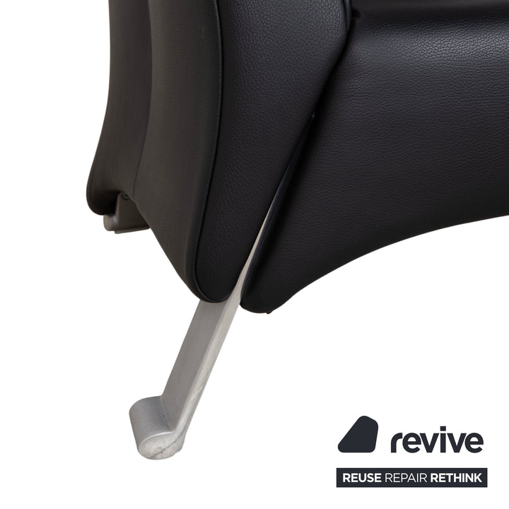 Fauteuil Rolf Benz 322 en cuir noir avec repose-pieds