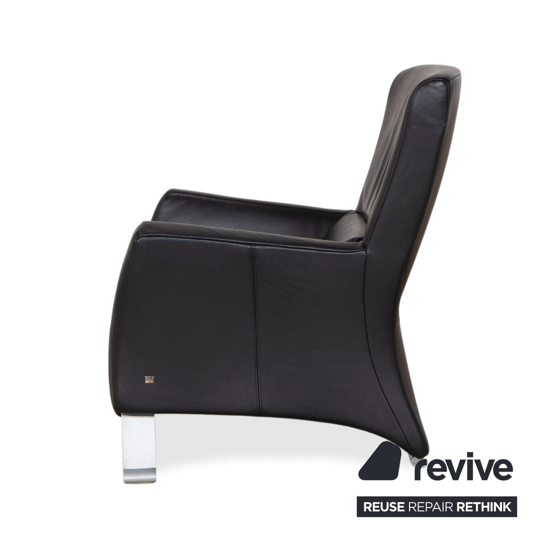 Fauteuil Rolf Benz 322 en cuir noir avec repose-pieds