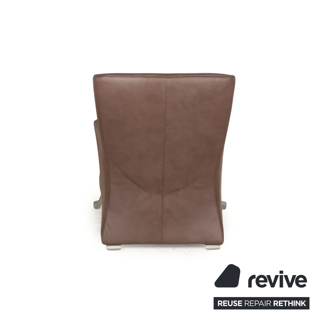 Fauteuil Rolf Benz 322 avec tabouret en cuir végétalien marron