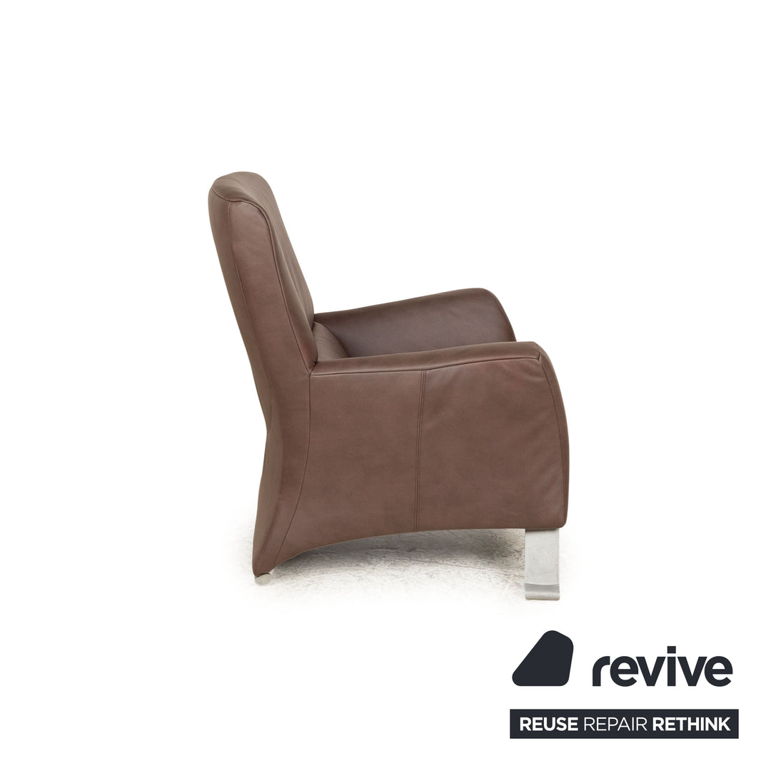 Fauteuil Rolf Benz 322 avec tabouret en cuir végétalien marron