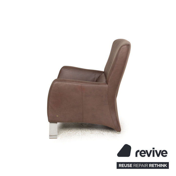 Fauteuil Rolf Benz 322 avec tabouret en cuir végétalien marron