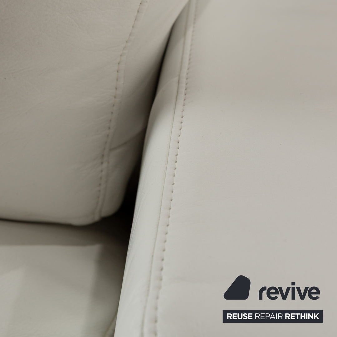Canapé deux places en cuir blanc crème Rolf Benz 355