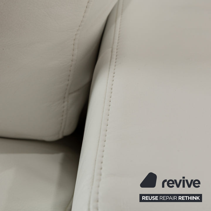 Canapé deux places en cuir blanc crème Rolf Benz 355