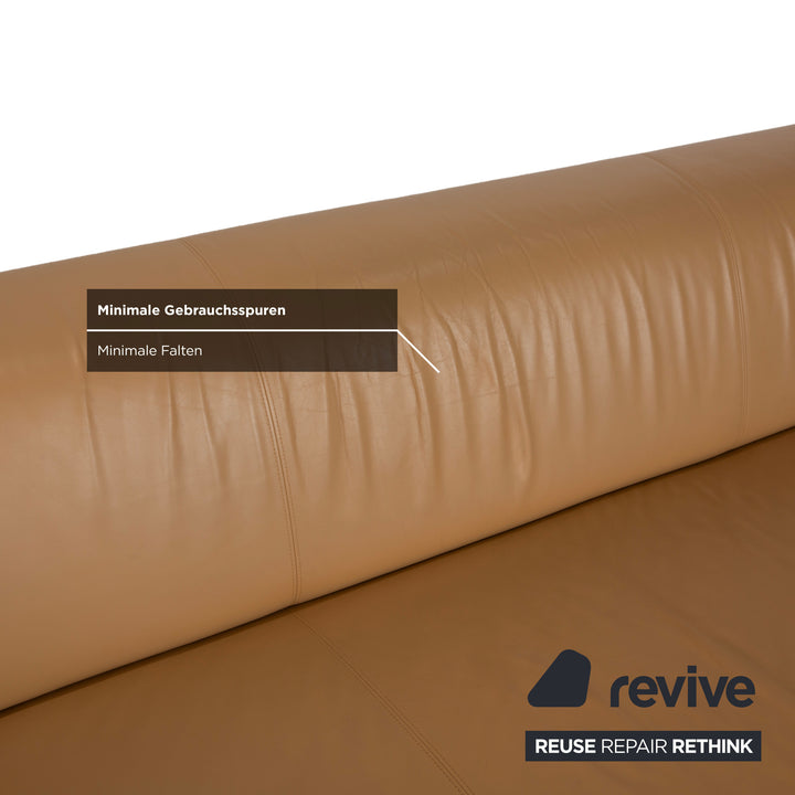 Canapé trois places en cuir Rolf Benz 6300, coloris marron, beige, sable et camel.