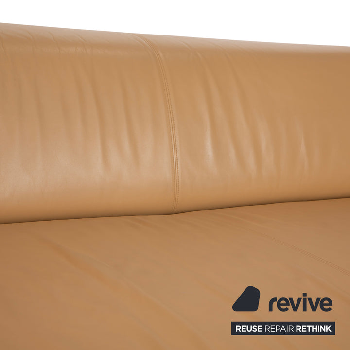 Canapé trois places en cuir Rolf Benz 6300, coloris marron, beige, sable et camel.