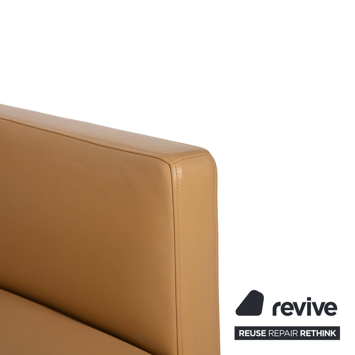 Canapé trois places en cuir Rolf Benz 6300, coloris marron, beige, sable et camel.