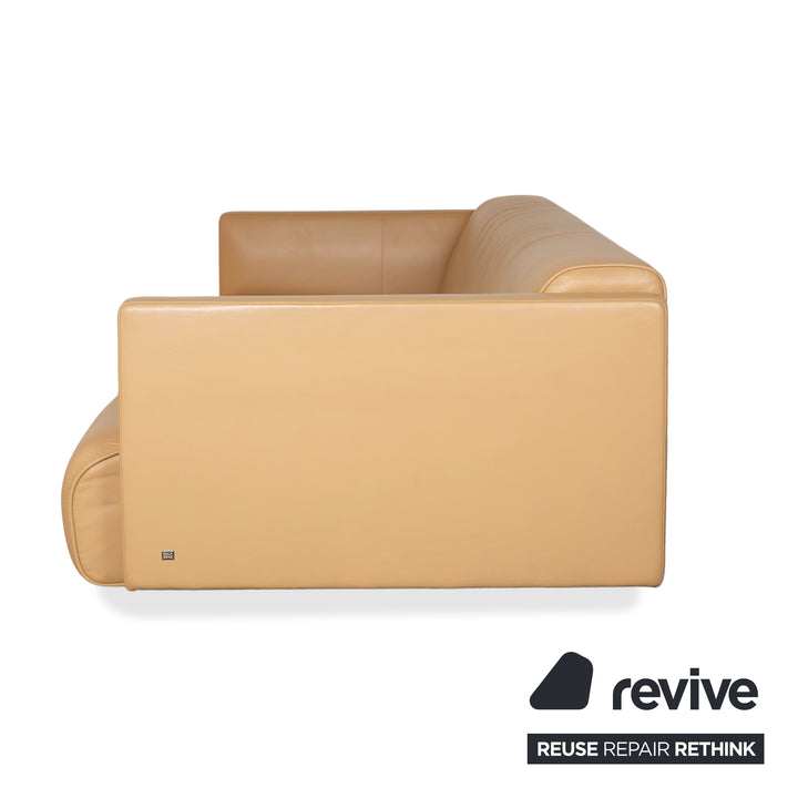 Canapé ottoman trois places en cuir Rolf Benz 6300, coloris marron, beige, sable et camel.
