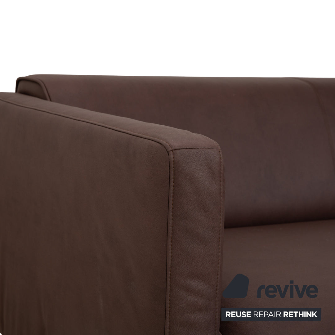 Canapé quatre places Rolf Benz 6300 avec pouf, revêtement en cuir végan marron, canapé retapissé