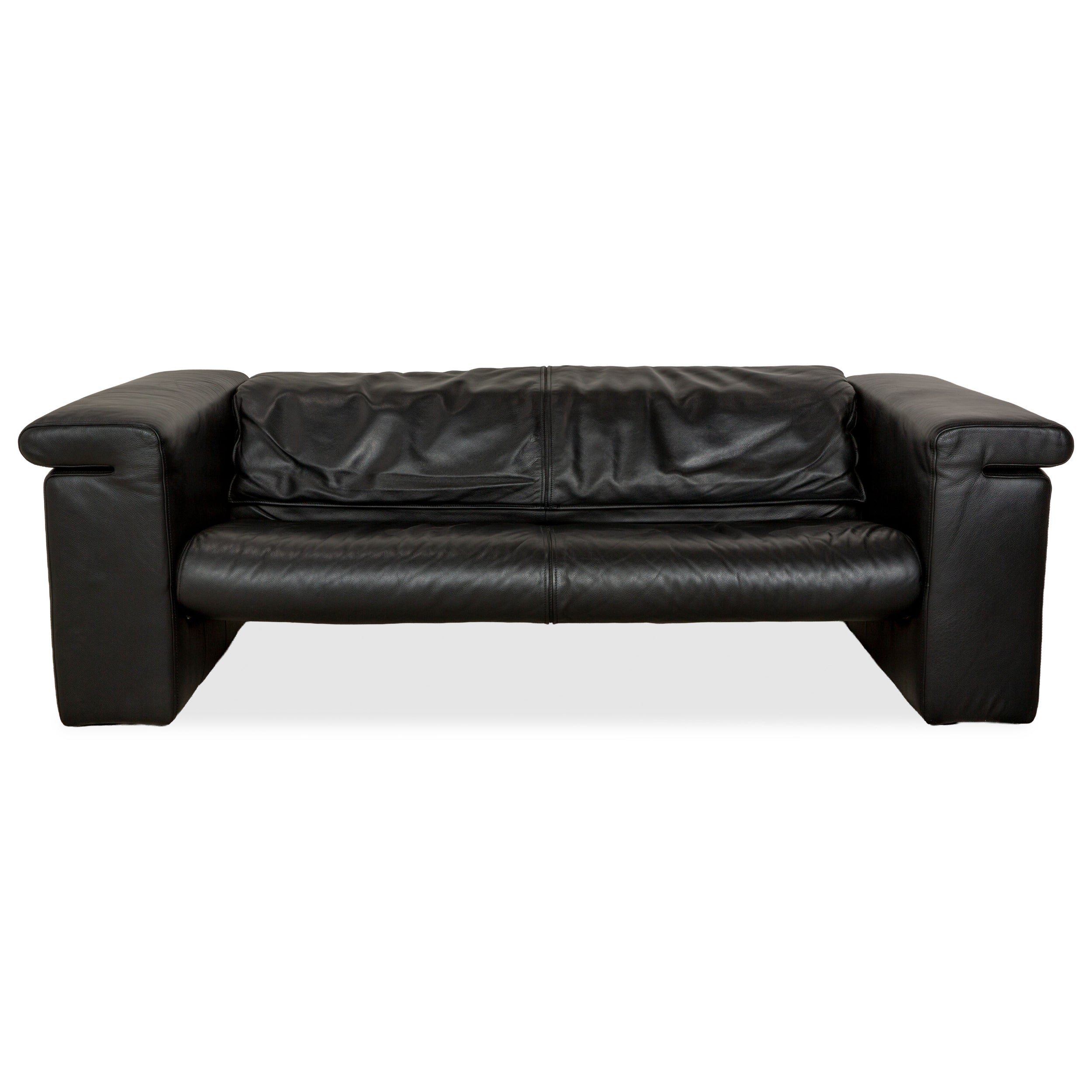 Canapé trois places en cuir noir Rolf Benz 6800 à commande manuelle