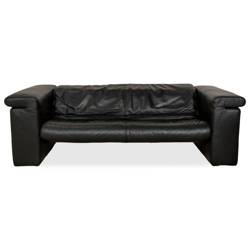 Canapé trois places en cuir noir Rolf Benz 6800 à commande manuelle