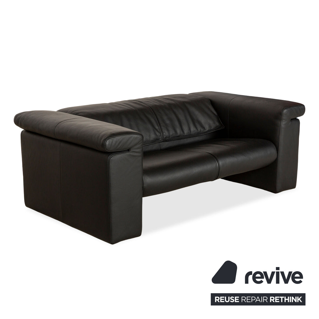 Canapé deux places en cuir noir Rolf Benz 6800 à commande manuelle