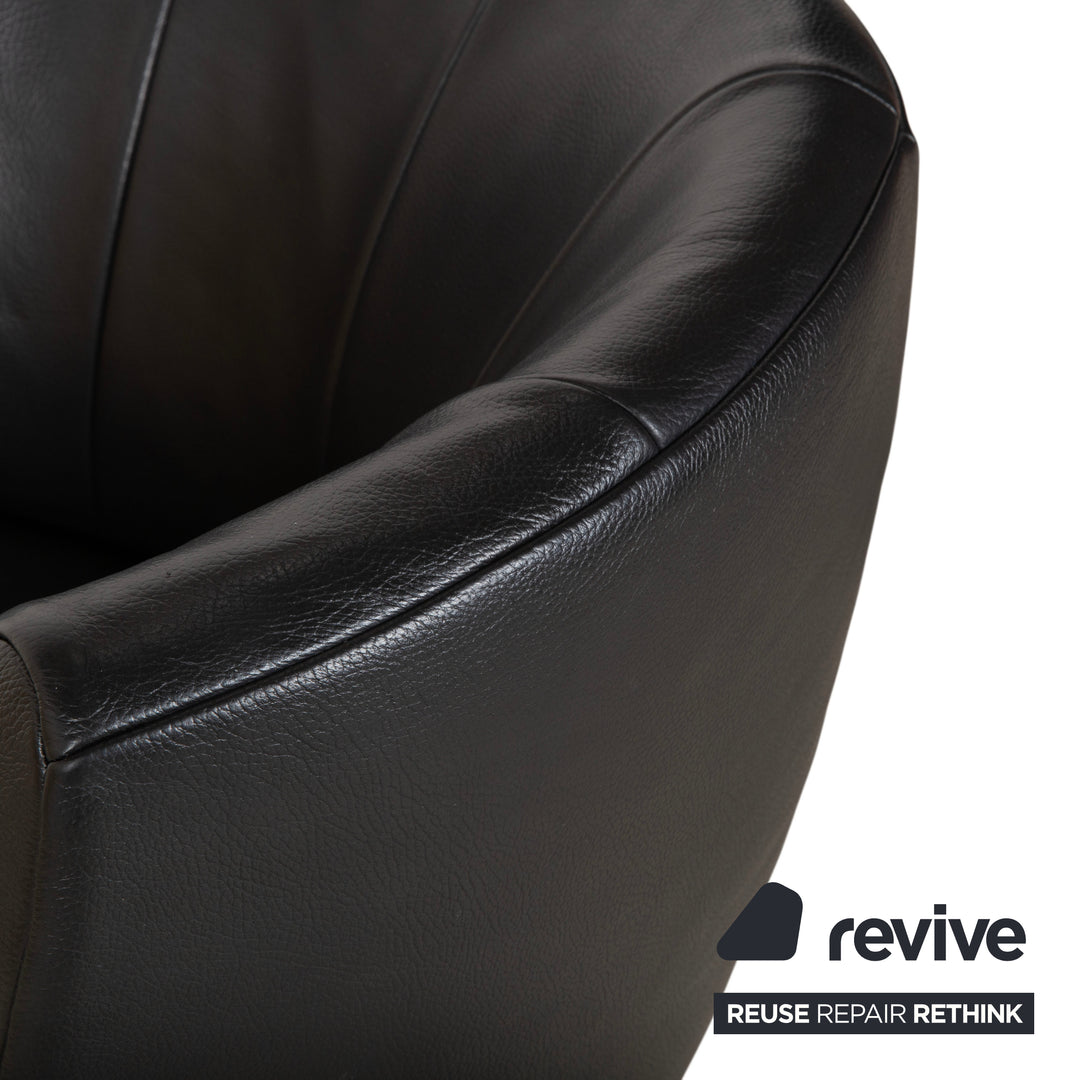Rolf Benz 684 Fauteuil en cuir noir fonction manuelle avec pouf
