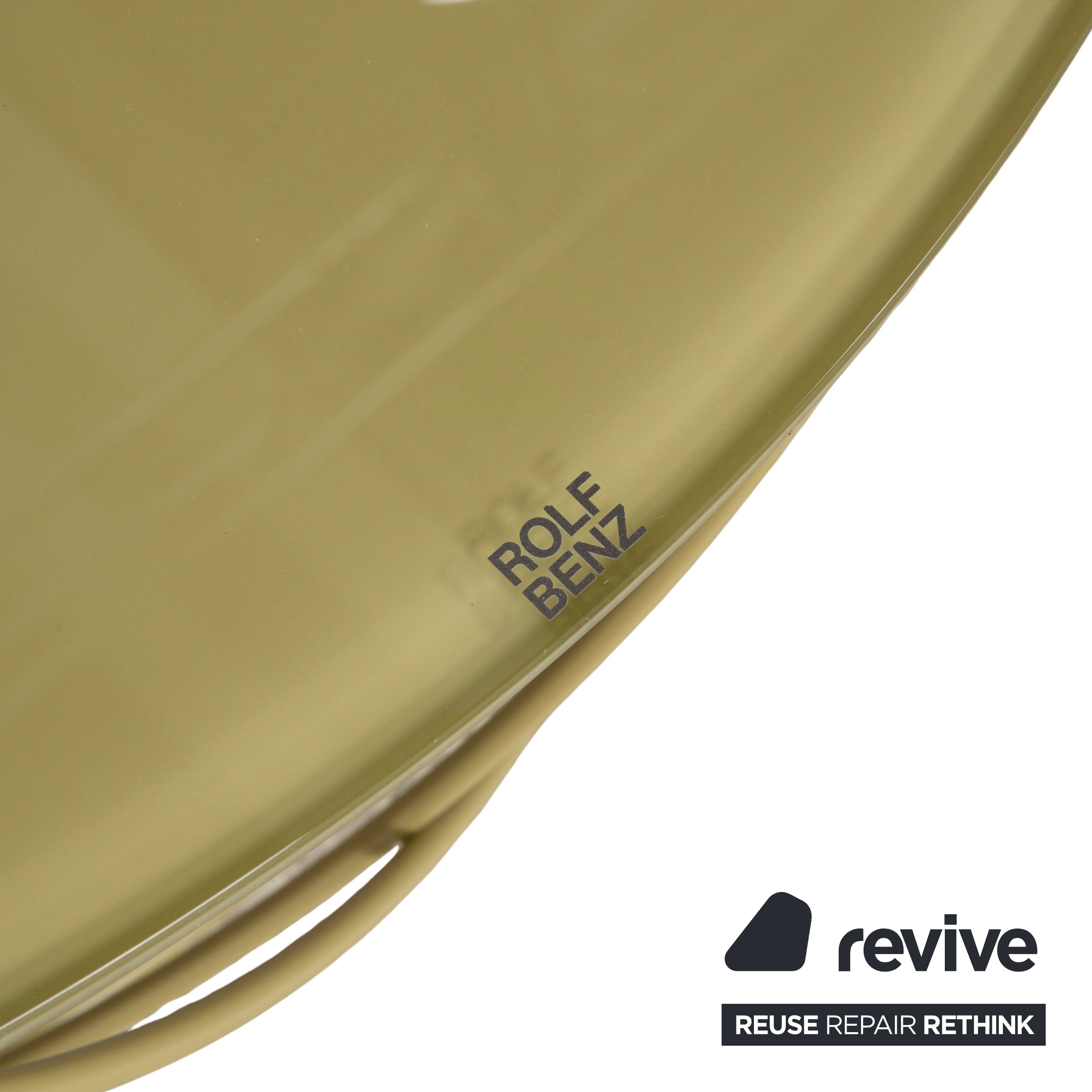 Table basse en verre vert olive Rolf Benz 8770 95 cm