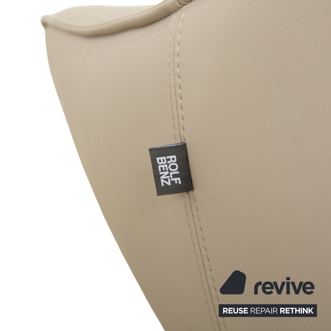 Fauteuil en cuir Rolf Benz MEG beige fonction manuelle avec tabouret