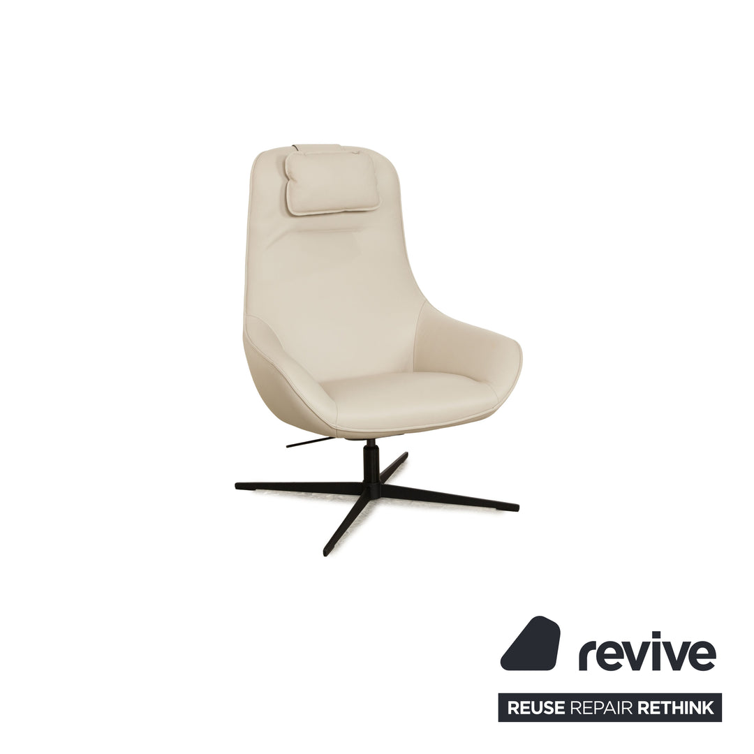 Fauteuil en cuir Rolf Benz MEG beige fonction manuelle avec tabouret