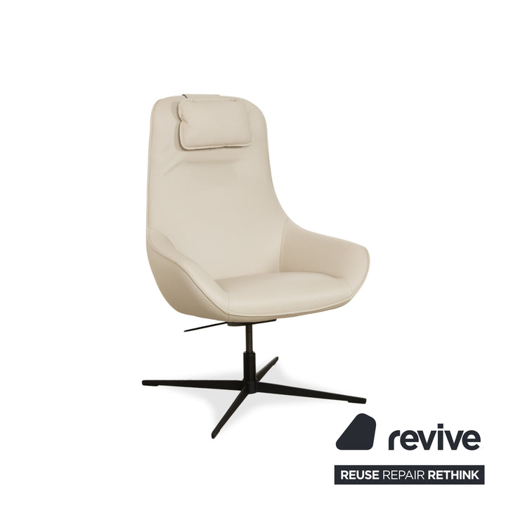 Fauteuil en cuir Rolf Benz MEG beige fonction manuelle avec tabouret