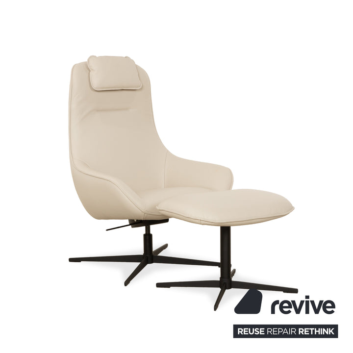 Fauteuil en cuir Rolf Benz MEG, marron beige Sienna, à réglage manuel, avec repose-pieds.