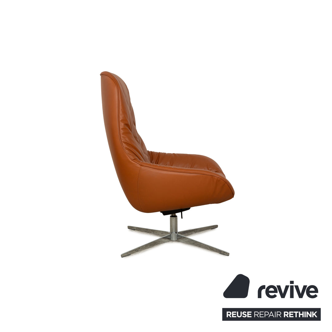 Fauteuil en cuir Rolf Benz MEG, marron beige Sienna, à réglage manuel, avec repose-pieds.