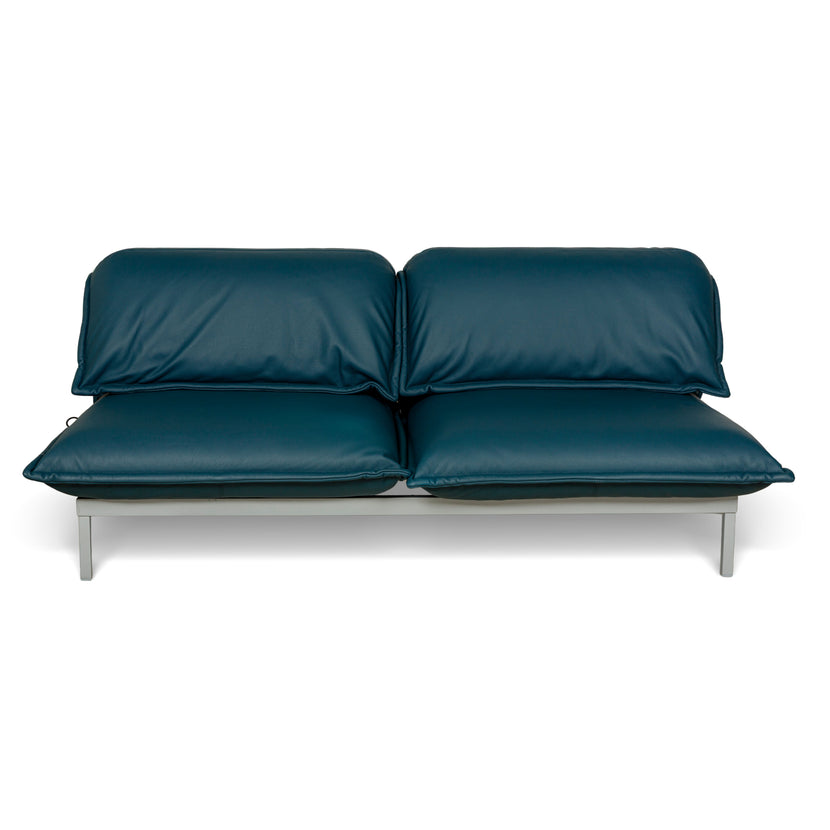 Canapé deux places en cuir bleu essence Rolf Benz Nova 340 à commande manuelle