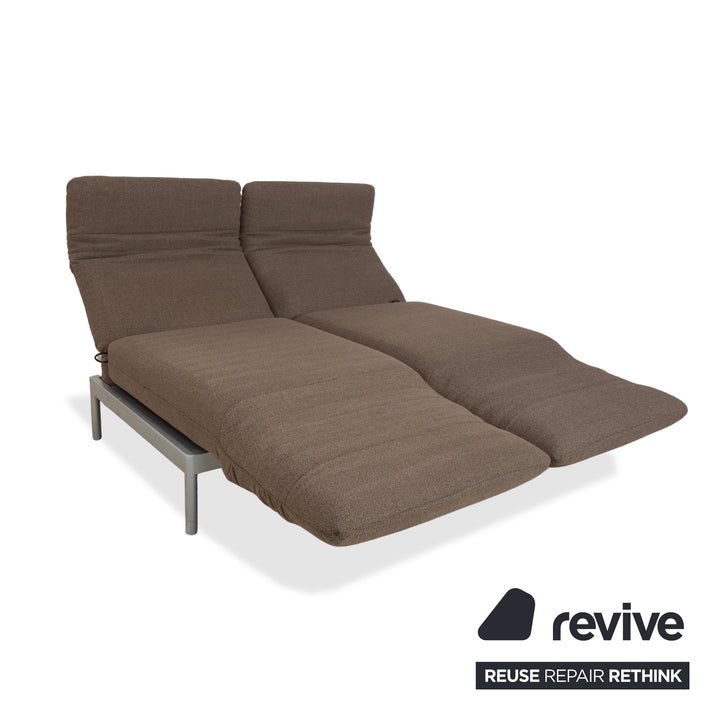 Canapé deux places Rolf Benz Plura en tissu gris à commande manuelle