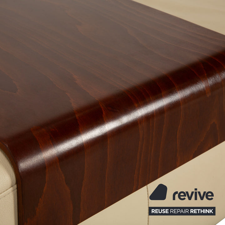 Canapé quatre places Stressless Arion en cuir crème avec compartiment de rangement manuel et pouf, canapé à roulettes