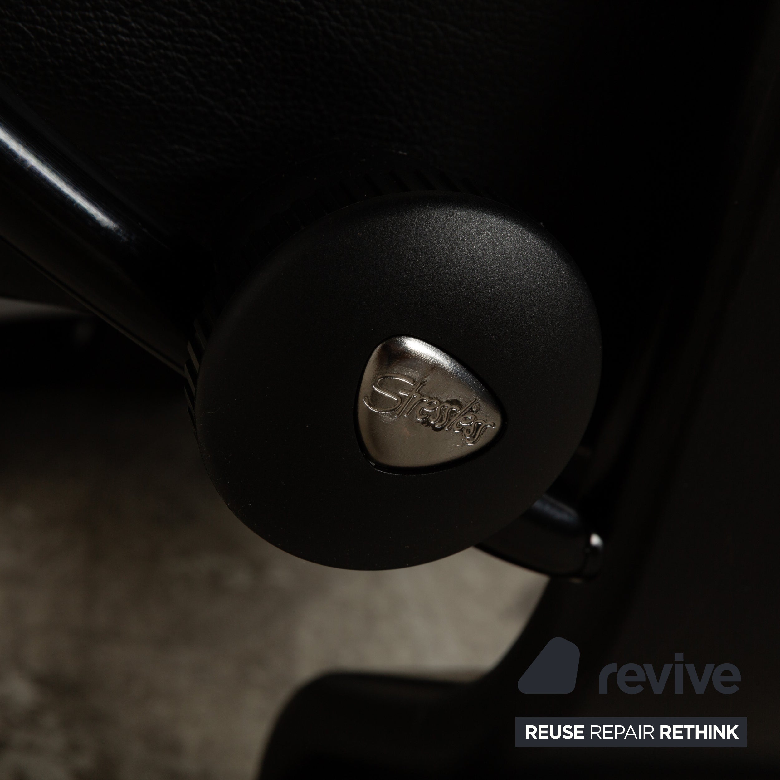 Stressless Consul Leather Armchair Black manual function reclining function