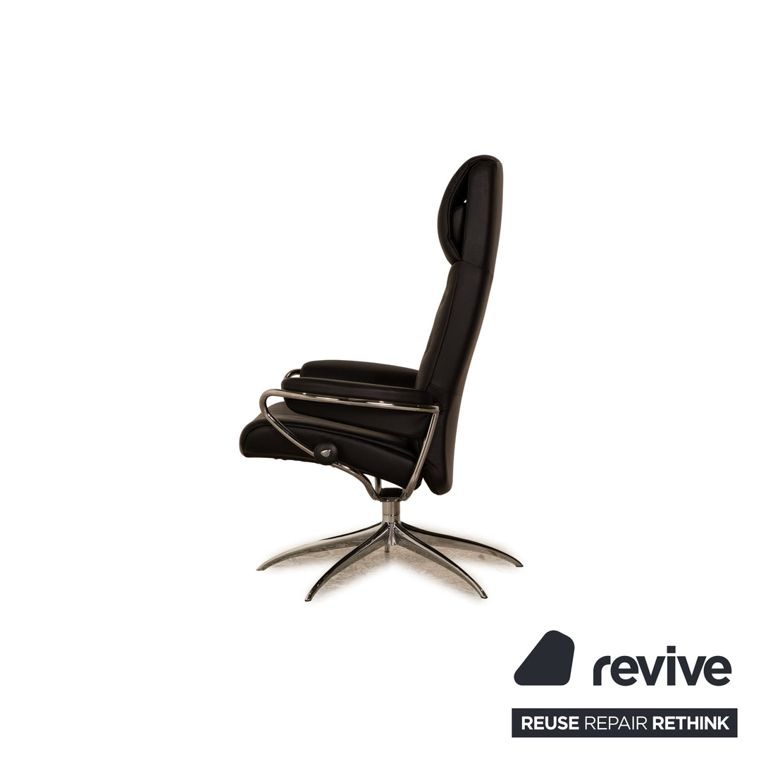 Fauteuil en cuir à dossier haut Stressless Metro noir taille M avec tabouret