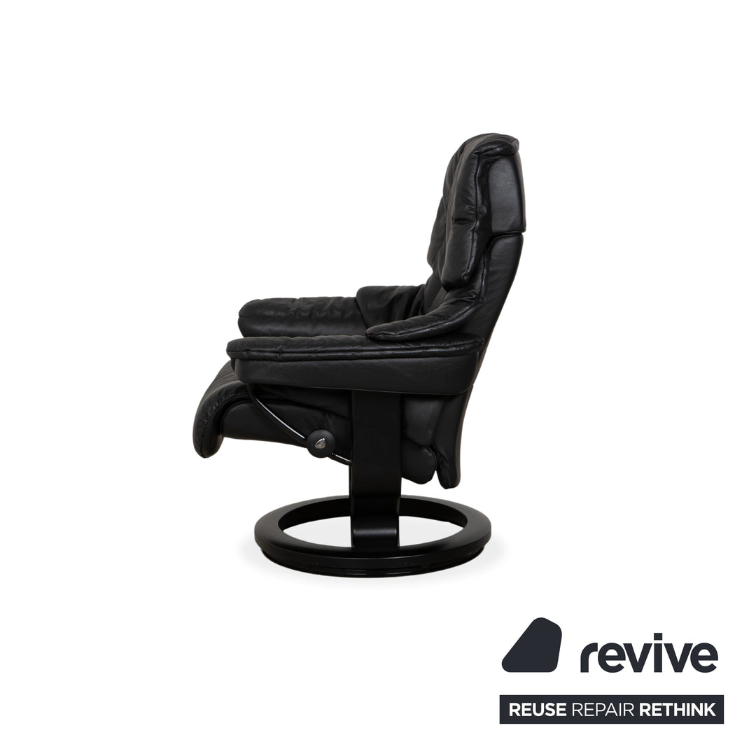 Fauteuil Stressless Reno, taille M, cuir noir, pieds et repose-pieds en hêtre, fonction manuelle