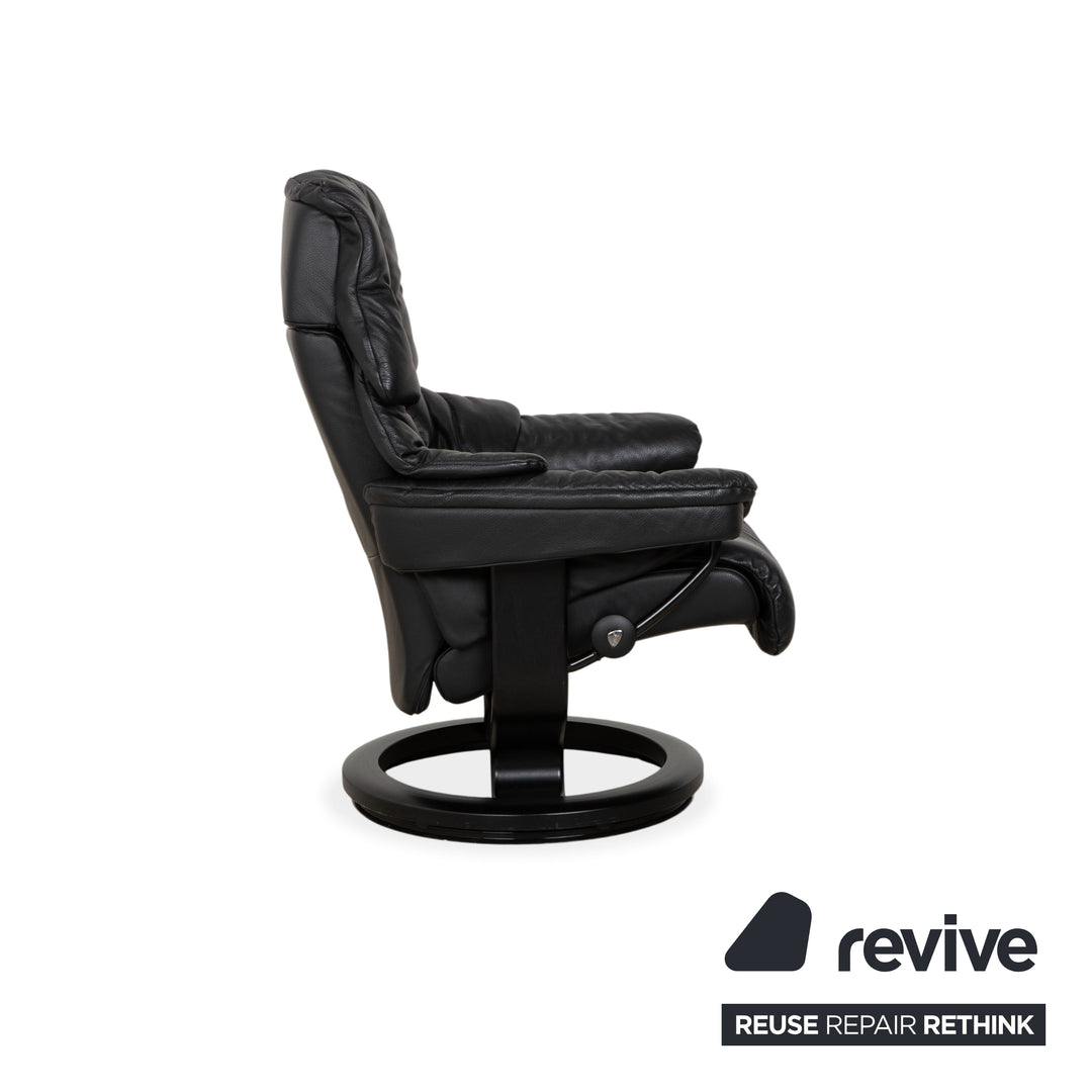 Fauteuil Stressless Reno, taille M, cuir noir, pieds et repose-pieds en hêtre, fonction manuelle