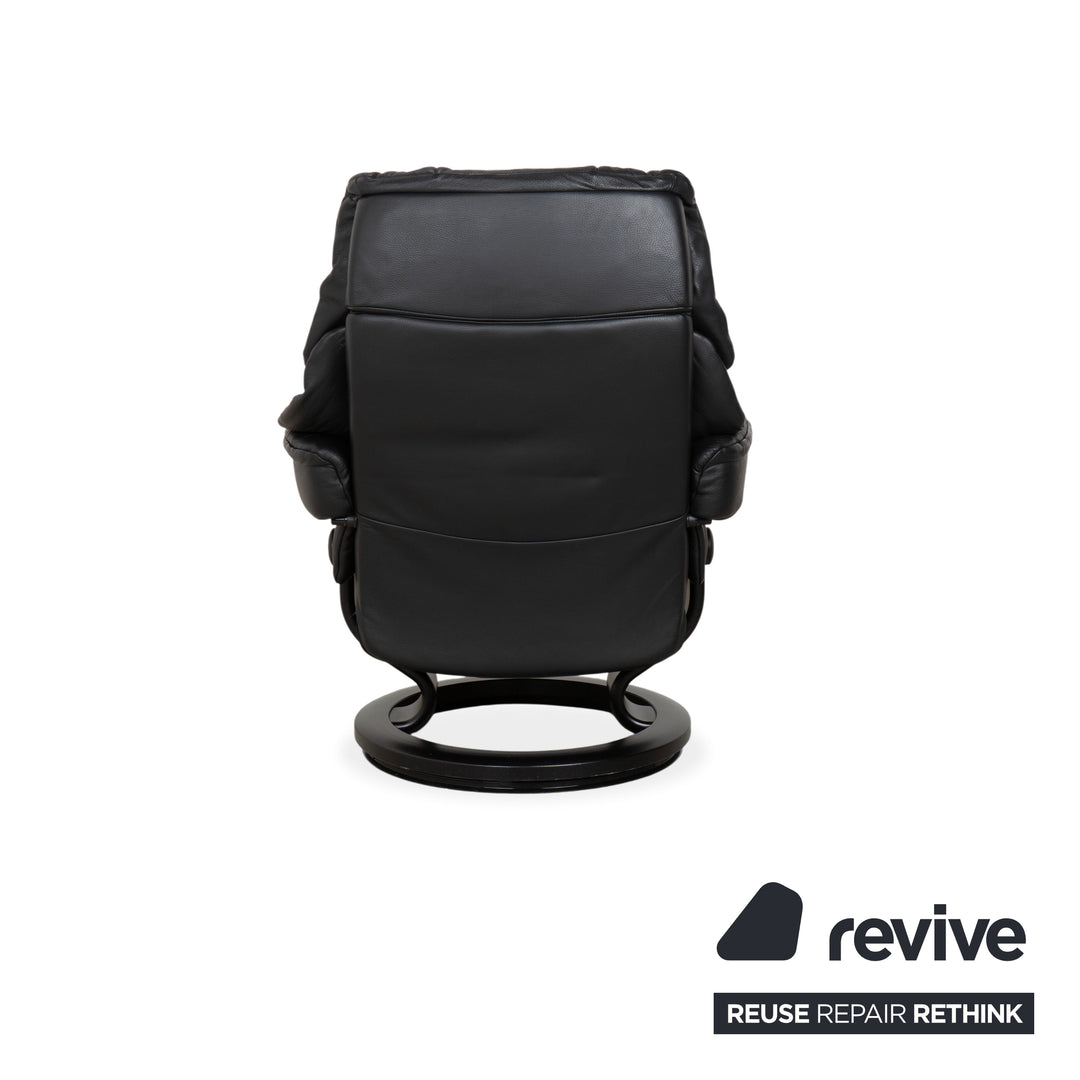 Fauteuil Stressless Reno, taille M, cuir noir, pieds et repose-pieds en hêtre, fonction manuelle