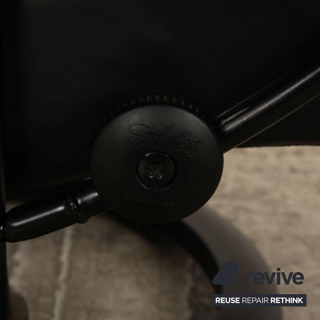 Stressless Wing Leder Sessel Schwarz inkl. Hocker manuelle Funktion