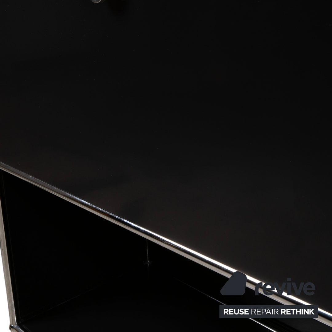 USM Haller Metall Sideboard Schwarz Chrom 2x2 mit einer Klapptür