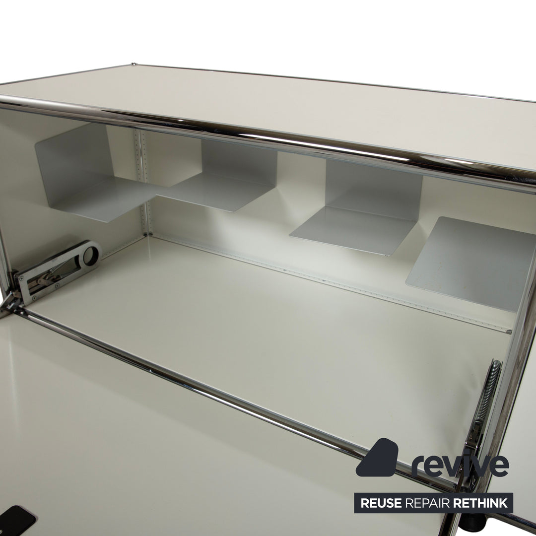 Metalowy sideboard USM Haller, biały