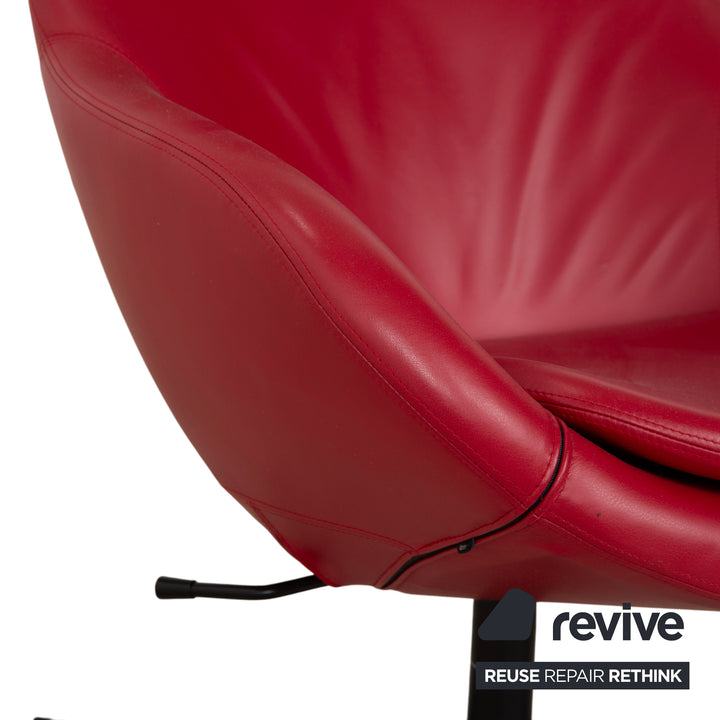Fauteuil en cuir Varier Cocoon avec repose-pieds rouge