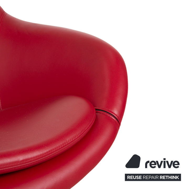 Fauteuil en cuir Varier Cocoon avec repose-pieds rouge