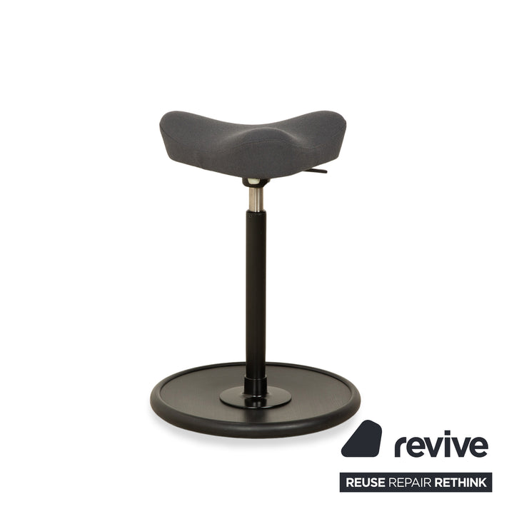 Varier Move Compact Sitz-Steh Hocker Stuhl Stoff Dunkelgrau Basis Schwarz Holz Esche by Per Øie Bürostuhl