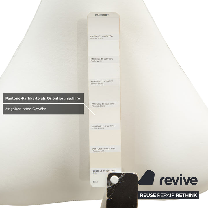 Tabouret assis-debout Varier Move, modèle LEA700, piètement blanc, en cuir et bois de frêne, par Per Øie