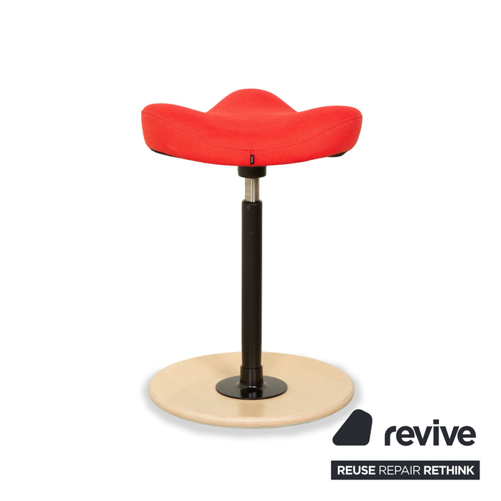 Varier Move Sitz-Steh Hocker Stuhl Rot Revive 634 Basis Natur Braun Holz Esche Bürostuhl by Per Øie