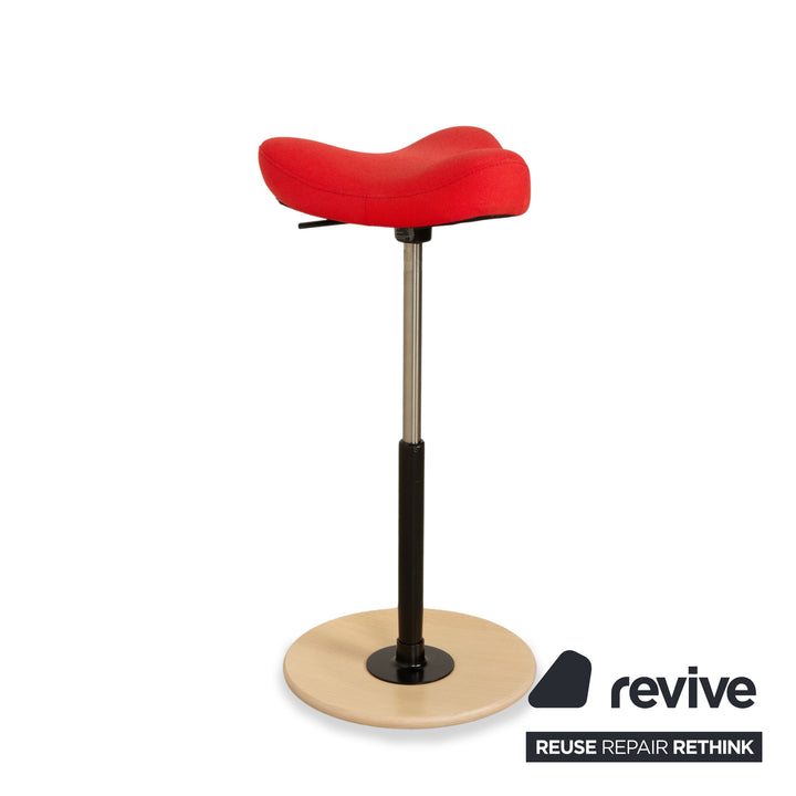 Varier Move Sitz-Steh Hocker Stuhl Rot Revive 634 Basis Natur Braun Holz Esche Bürostuhl by Per Øie