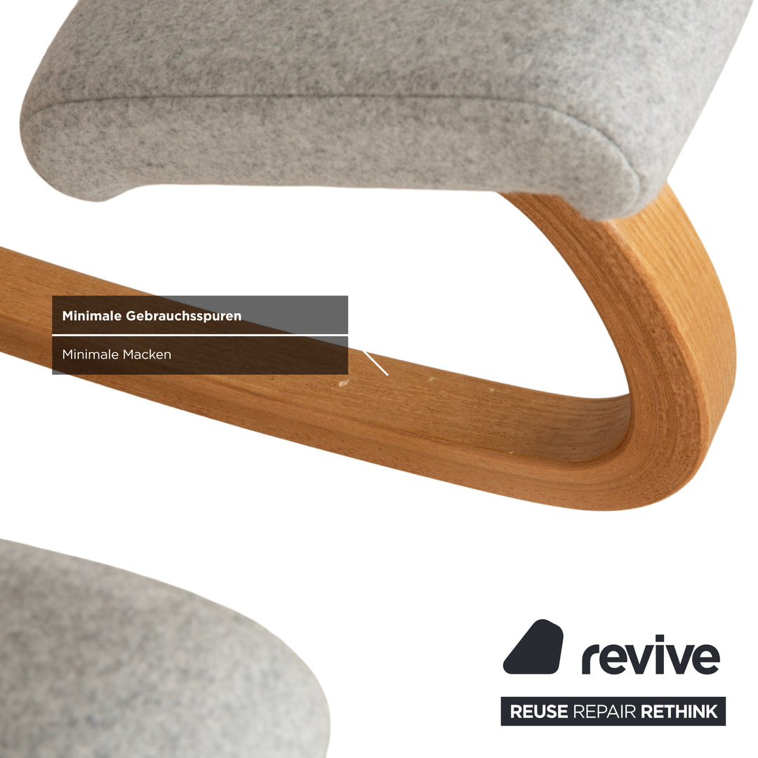 Fauteuil, tabouret, chaise à genoux en tissu variable, gris, bois, marron, feutre.