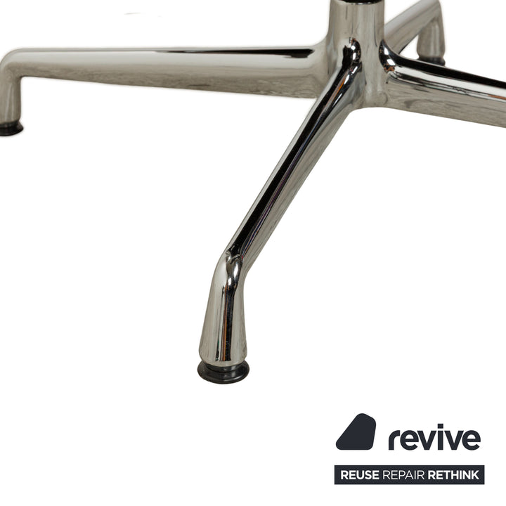 Fauteuil lounge Vitra EA 222 Soft Pad en cuir noir avec fonction pivotante