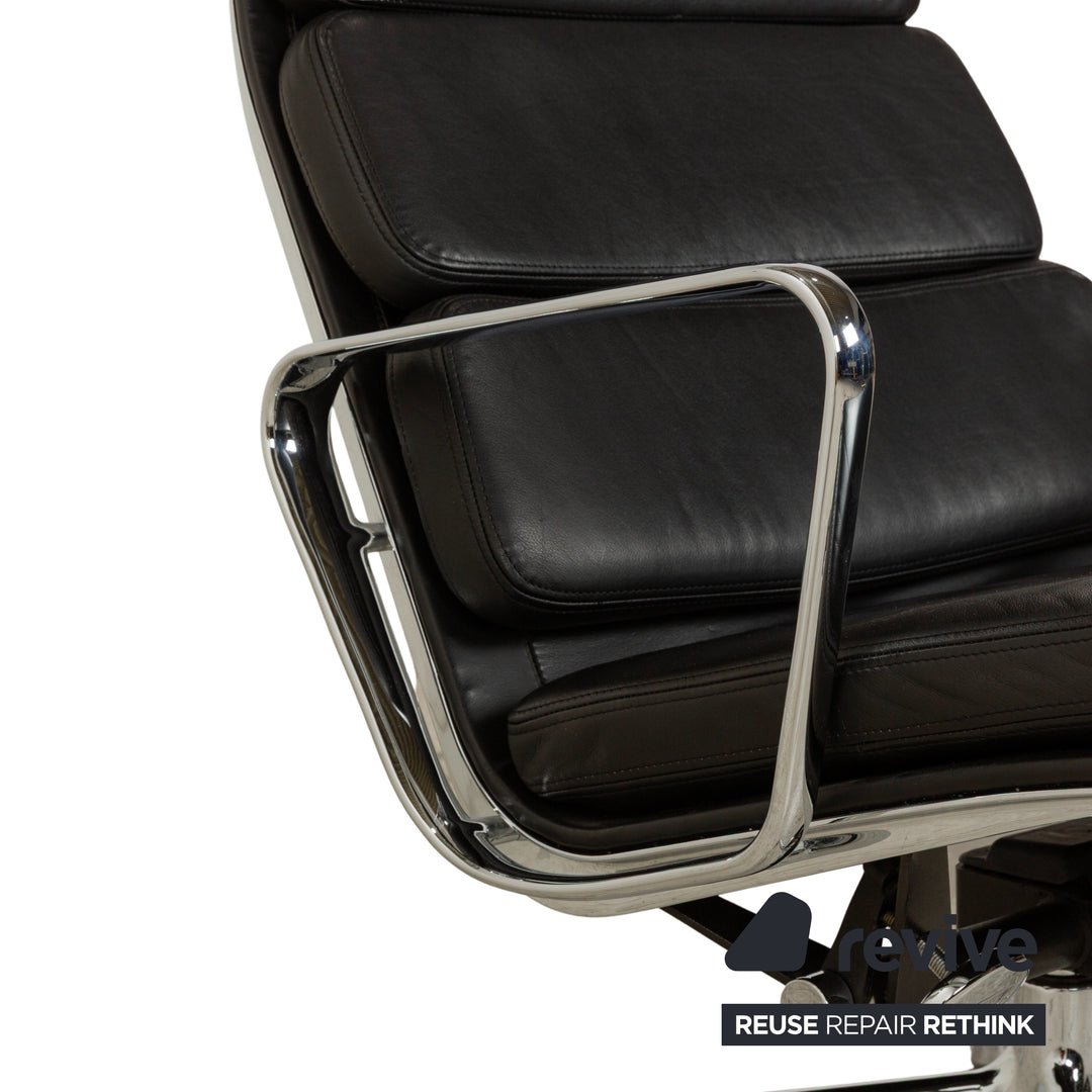 Vitra EA 222 Soft Pad Lounge Chair Leather Armchair Black Swivel Function