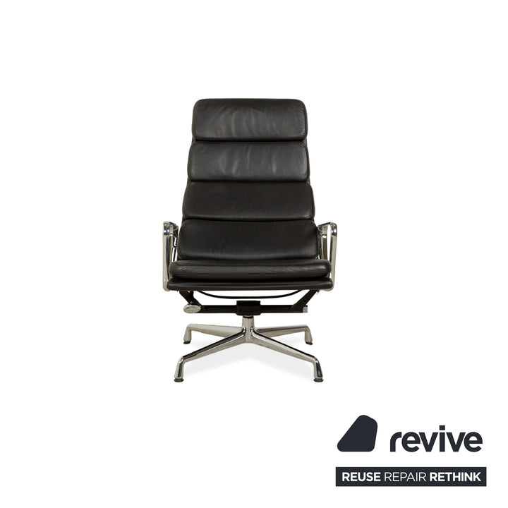 Fauteuil lounge Vitra EA 222 Soft Pad en cuir noir avec fonction pivotante