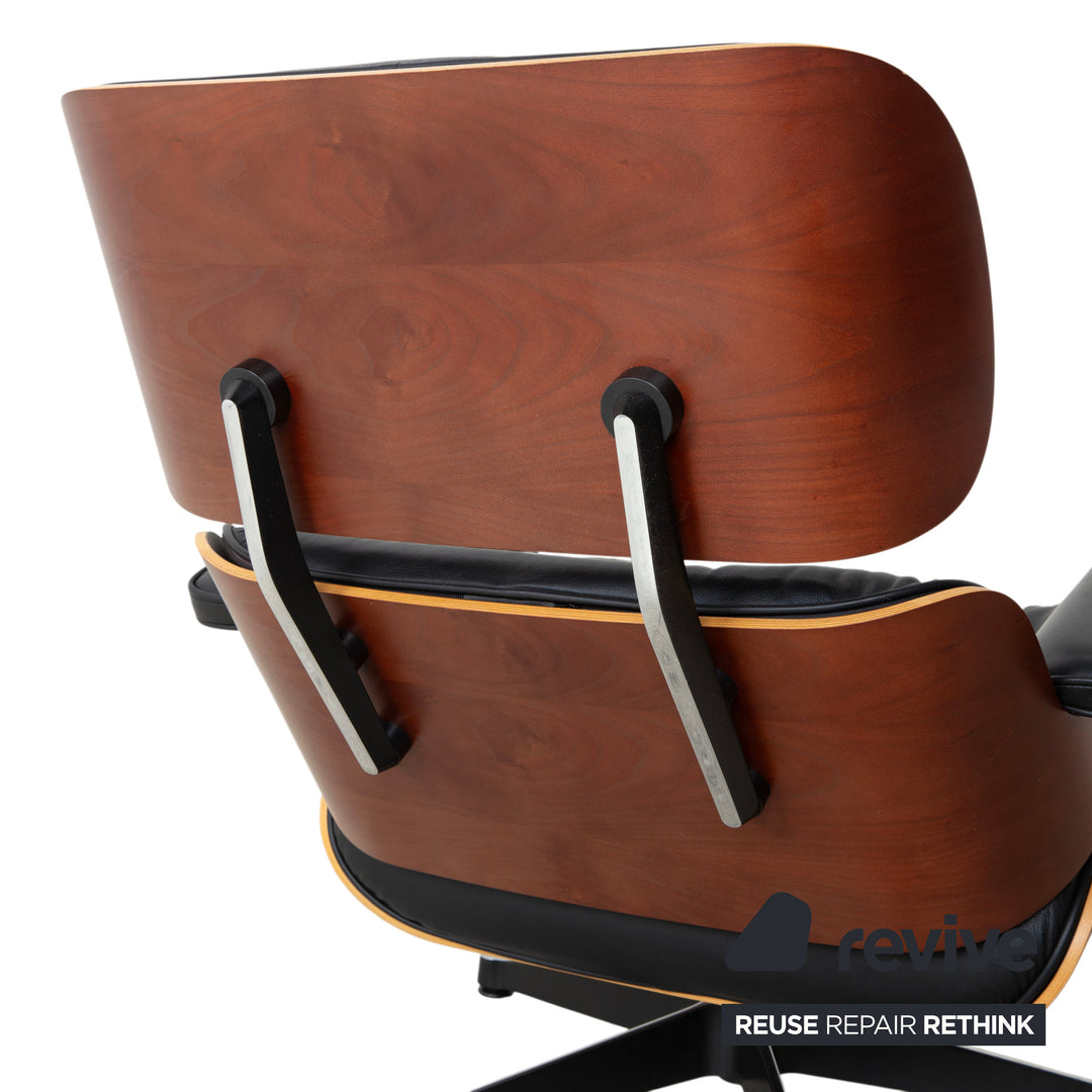 Vitra Eames Lounge Chair inkl. Ottoman Leder Schwarz Holz Rot Braun Kirschbaum Charles & Ray Eames