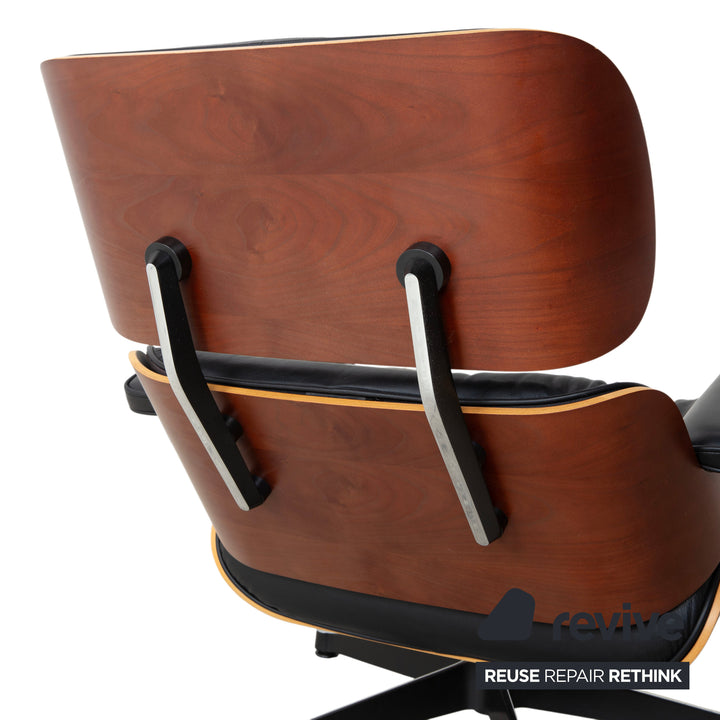 Vitra Eames Lounge Chair inkl. Ottoman Leder Schwarz Holz Rot Braun Kirschbaum Charles & Ray Eames