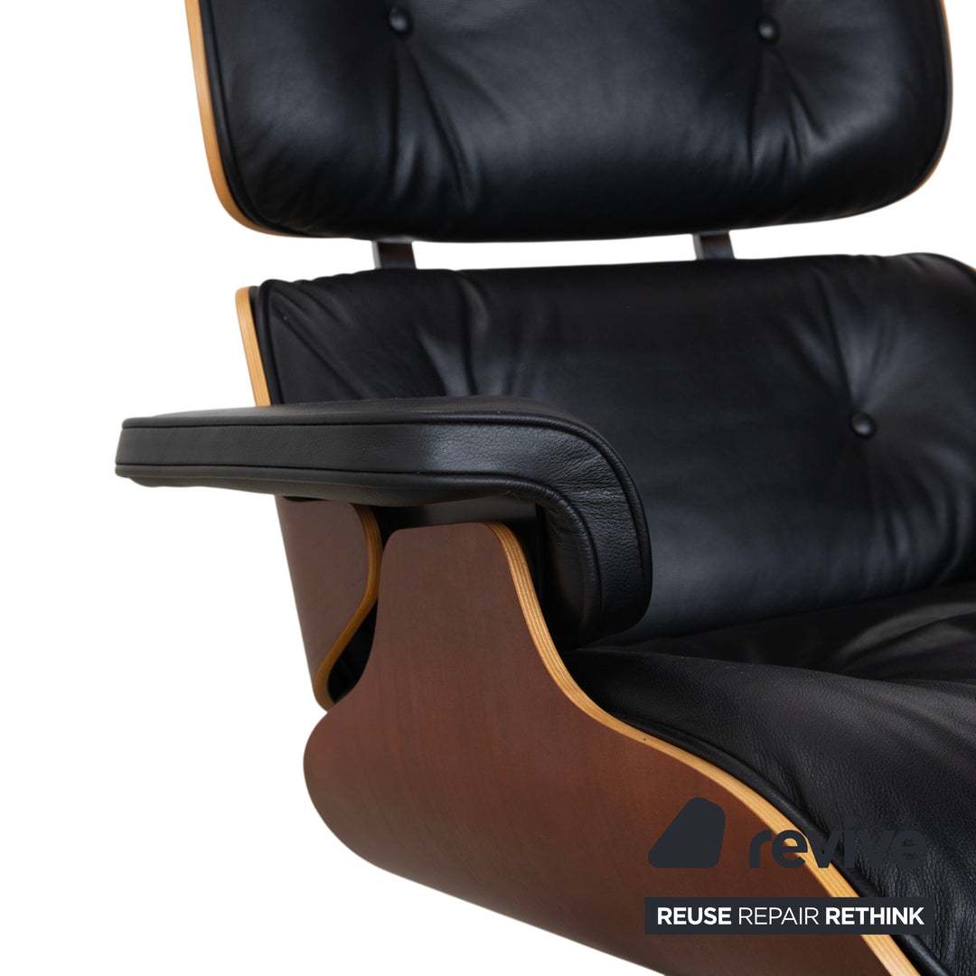 Vitra Eames Lounge Chair inkl. Ottoman Leder Schwarz Holz Rot Braun Kirschbaum Charles & Ray Eames