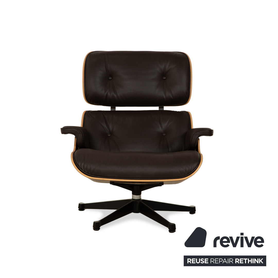Ensemble de 2 chaises Vitra Eames Lounge avec ottoman en cuir marron foncé, fonction manuelle