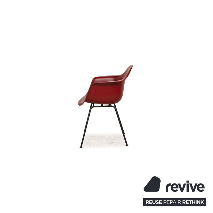 Vitra Plastic Chair Rouge Rouge Foncé